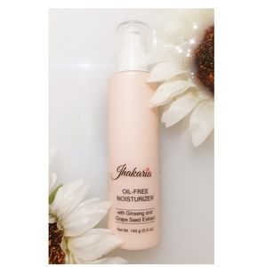 OIL FREE MOISTURIZER W/GIN & GRAPE SEED EXTRACTS